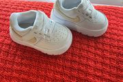 Girls / Boys trainers size 2.5