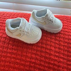 Girls / Boys trainers size 2.5