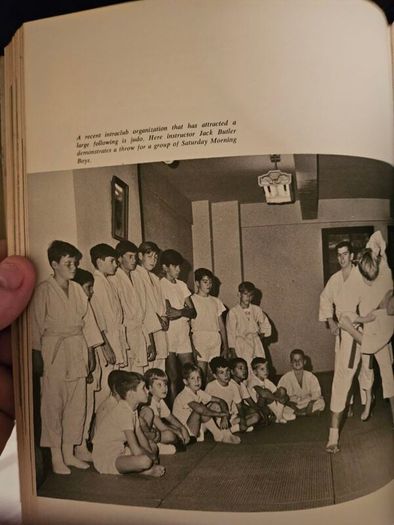 The First Hundred Years.  A Portrait Of The NYAC.First Edition 1969 Large Volume Hardback With Dustjacket In Good Condition.  See Photos For Same.