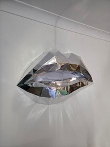 wall decorating lips