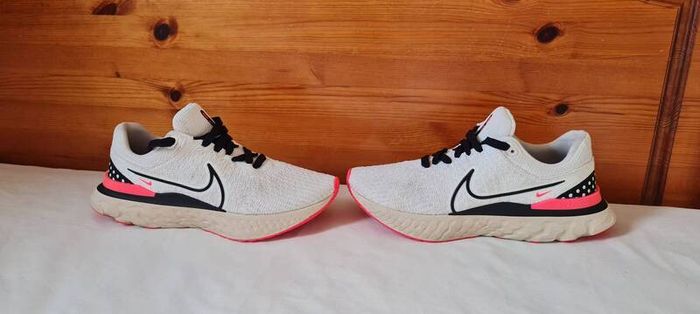 2022 nike react infinity flyknit 3 Size 7.5 eu 42 white/pink in excellent condition
