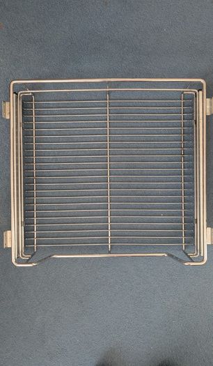 Kitchen baskets with sliding racks