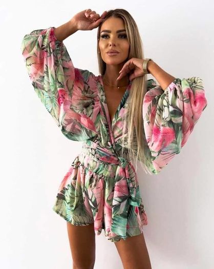 Set of chiffon tied top and shorts tropical pattern