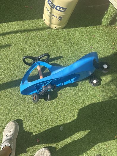 wiggle car