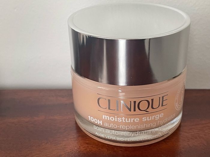 Clinique Moisture Surge Auto Replenishing Hydrator 50ml