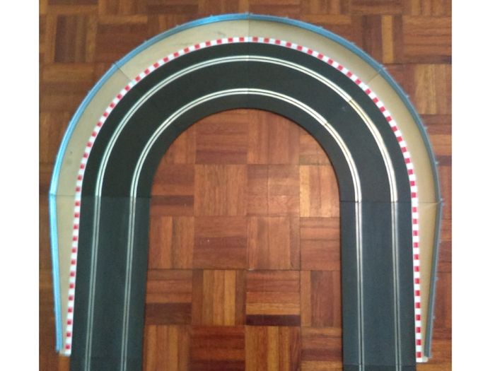 Scalextric C8228 & C8233: Radius Two Borders Kit with Barriers  (R2  Lead In/Out )