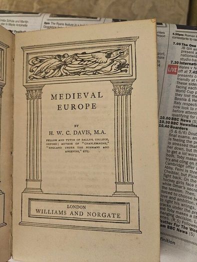 Medieval Europe By H.w.c.davis. M. A. 1915 Hardback In Good Condition.  See Photos For Same.
