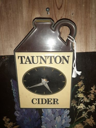 Vintage Taunton's Cider Clock