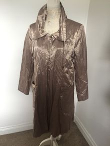 Stunning Vogue Ladies Gold Coat Size 16 - New with tags