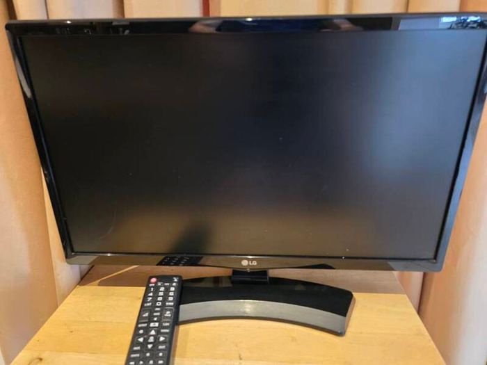 LG 22" Monitor/TV