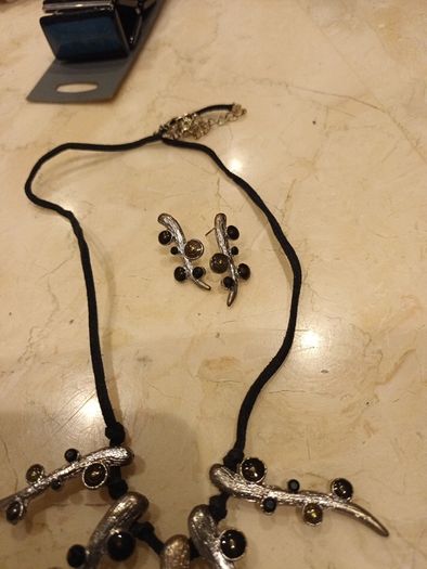 Necklace & Matching  Earrings.  X 5 sets. Costume  Jewellery. B.N.W.T.