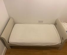 toddler bed/ crib