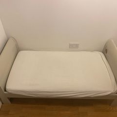 toddler bed/ crib