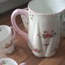 Shelley dainty rose and red daisy water jug and 6 beakers Image 3