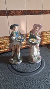 Pair of figurines