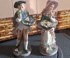 Pair of figurines