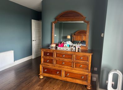 Bassett bedroom suite 5 ft bed plus 2 lockers plus chest of drawers