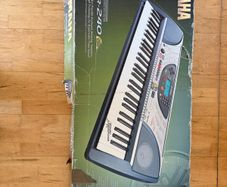 Yamaha PSR 240 Keyboard