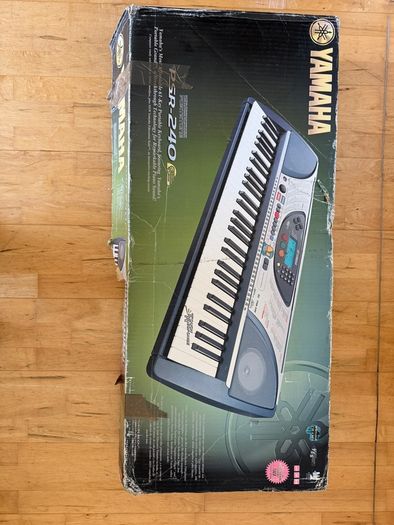Yamaha PSR 240 Keyboard