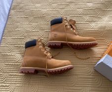 Timberland Wheat Boot Size 9UK BRAND NEW