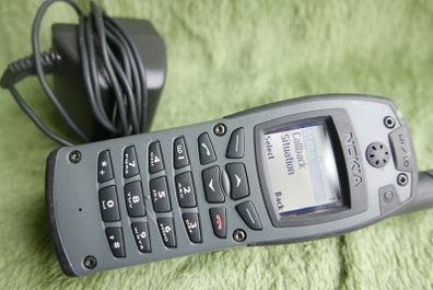 Nokia THR 4 THR880 Made in Finland TETRA, charger Nokia EADS TEA2