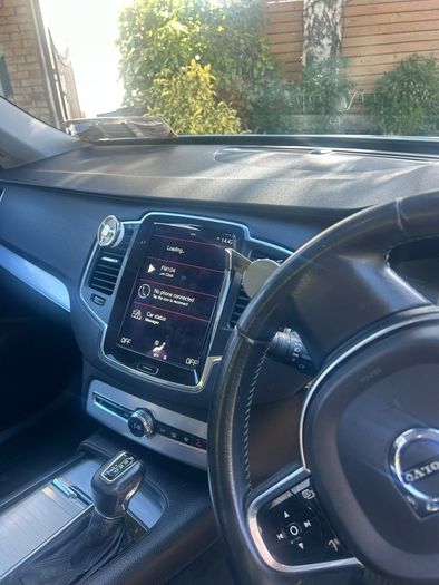 White XC90
