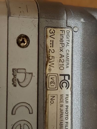 FujiFilm Finepix A210 Digital Camera 3.2MP 2AA Batteries SD Card