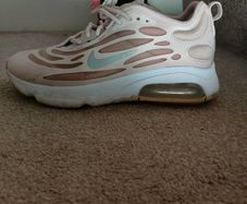 Nike trainers size 6