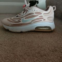 Nike trainers size 6