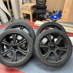 Wolf race wheels