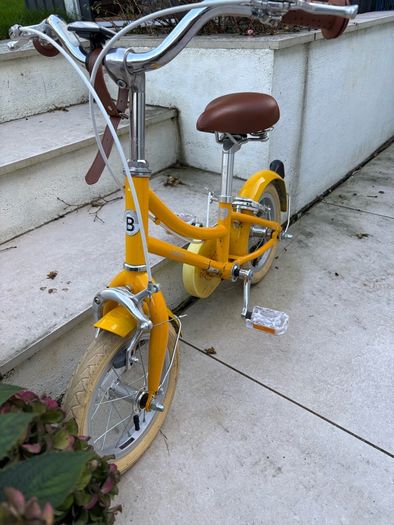 Bobbin Gingersnap children's 12" yellow bicycle / bike
