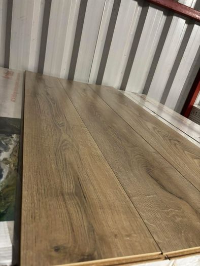 New laminated Flooring 8mm ac4