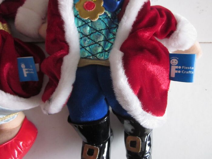 Fiesta Crafts  Tellatale King and Queen Hand Puppets