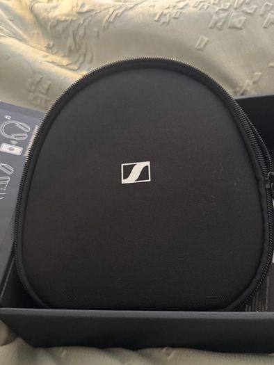 Sennheiser Accentum Plus - Brand new, only tested once