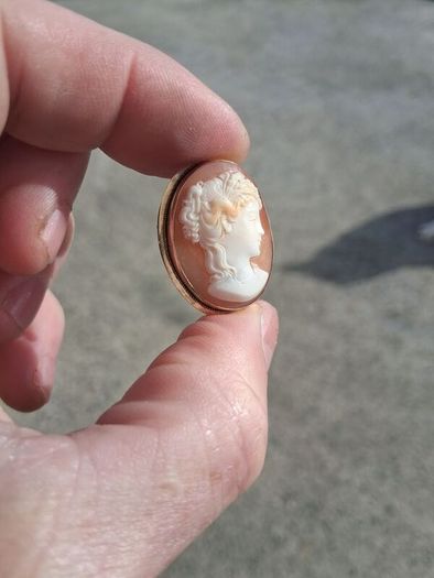 Vintage 14k Gold Cameo Brooch(5 grams)