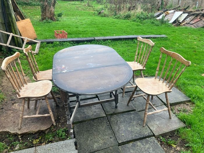 table and chairs