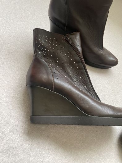 Jose Saenz wedge ankle boots
