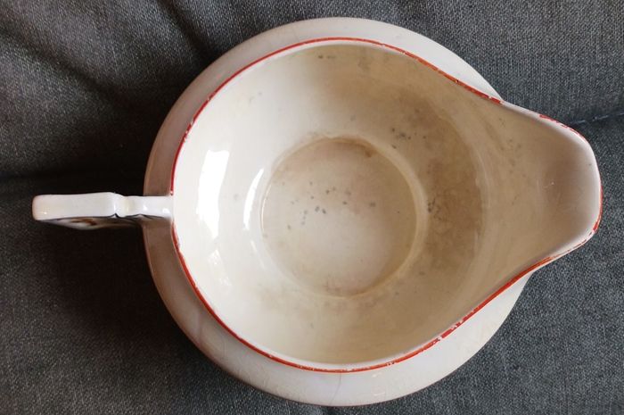 Art Decco Sauce boat/ Homeleigh Ware