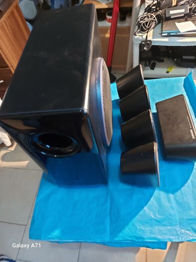 Samsung Surround Sound Speaker System, Subwoofer Speaker Model PS-WQ100, 4 Rear Speakers Model PS-RX30 and Centre Speaker Model PC-CX30