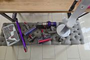 Dyson v10 with floor stand and genuine accessories