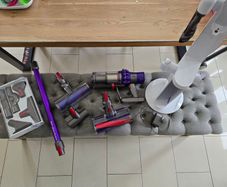 Dyson v10 with floor stand and genuine accessories
