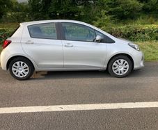 Toyota Yaris. 5 Dr Lunalow Miles.