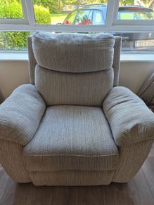 3 piece recyliner sofa and 2 armchairs