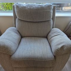 3 piece recyliner sofa and 2 armchairs
