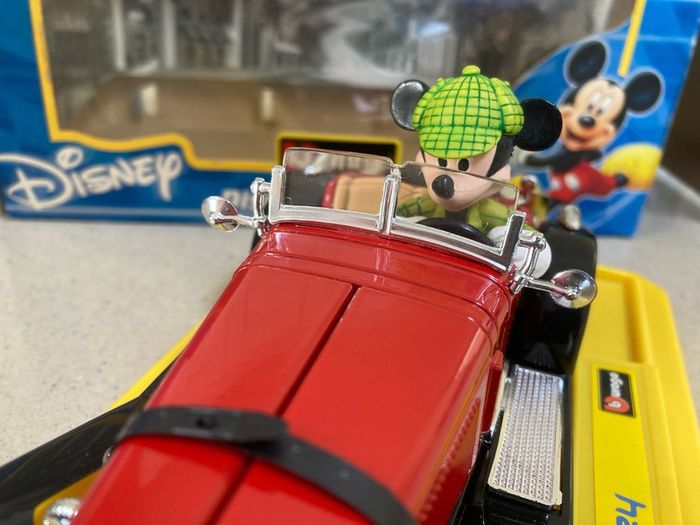 Disney Mickey Mouse Mercedes SSKL 1/24 Burago