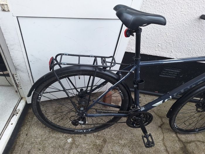 Giant Escape Hybrid Bike Disc Brakes Excellent Commuter
