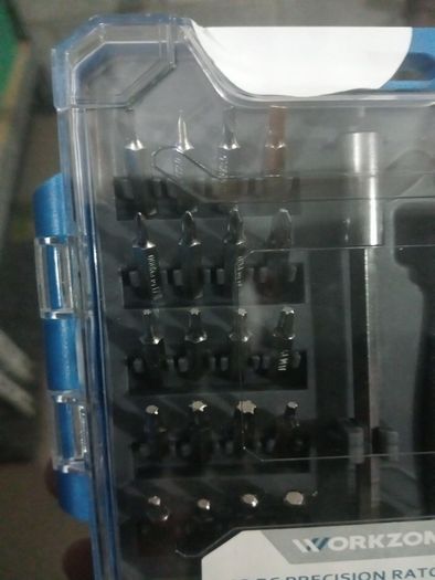 22 pc precision ratchet screwdriver and bit set