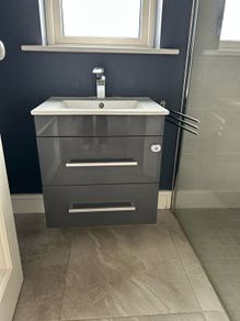 Wall hung vanity and sink
