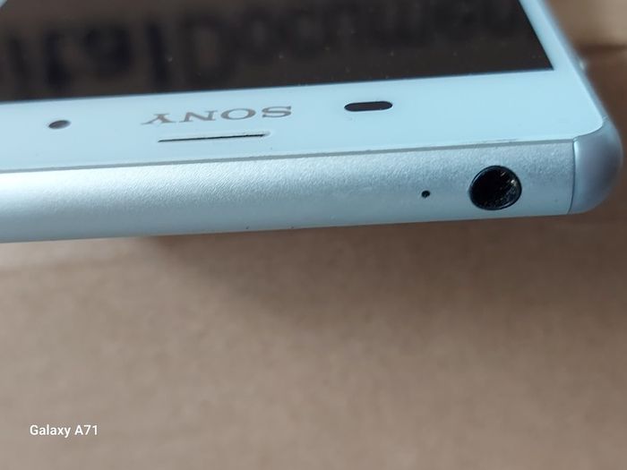 Sony Xperia,Large Screen White Mobile Phone, Pattern Locked, Excellent cosmetic condition, for parts or repair