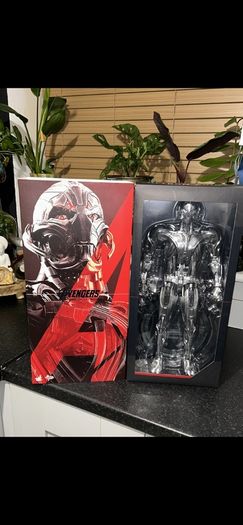 Hot Toys Marvel Avengers Age of Ultron Ultron Prime